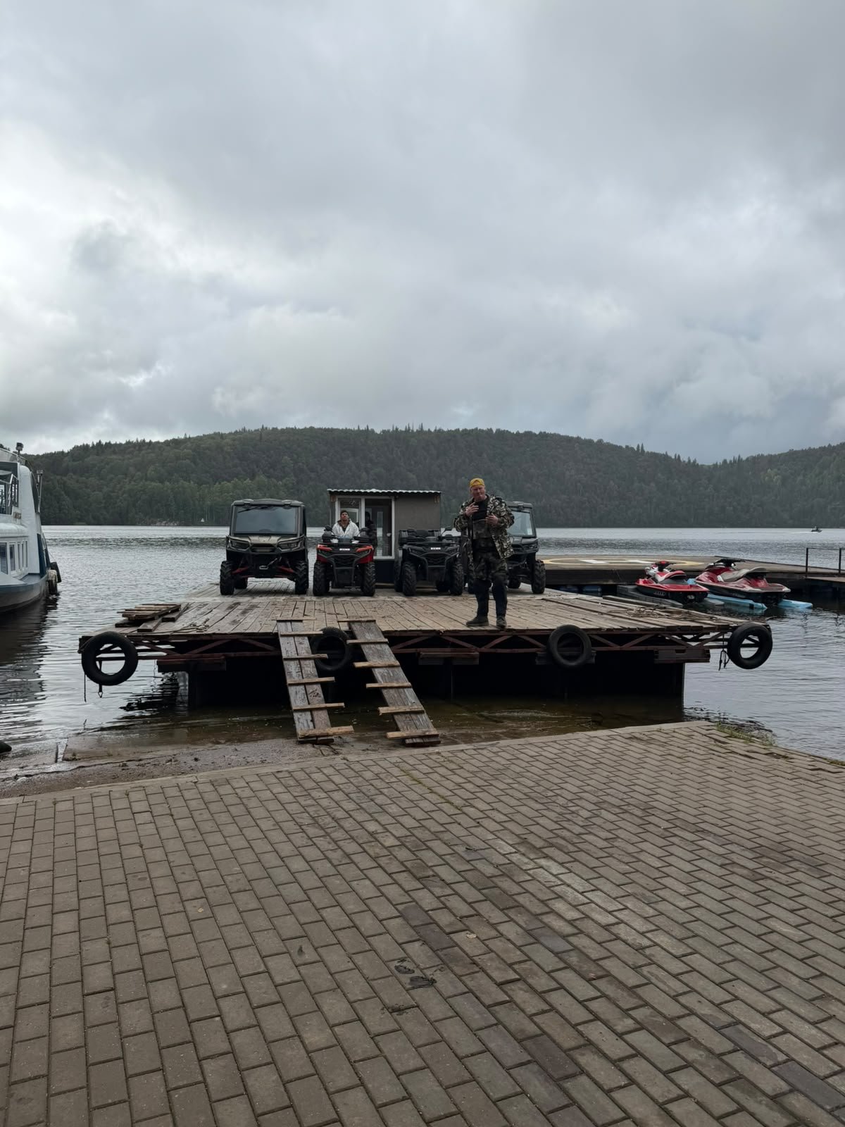 тур на квадриках и пароме по Павловскому водохранилищу